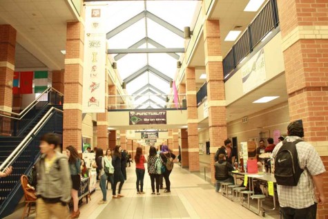 During the electives fair, students fill the newly decorate hallway.