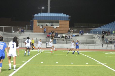  The Cypress Ridge girls soccer program kepped the mentality of going the extra mile which lead players to not only break angles during the 2017- 2018 session,but also to break school records. 